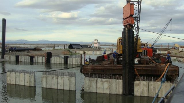 Pile Driving Works using Hydraulic Vibratory Hammer